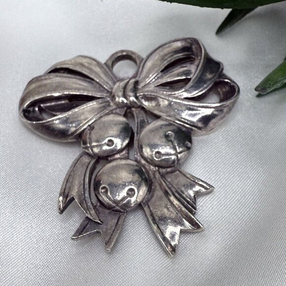 Vintage Lunt Silversmiths Christmas Bow and Bells Ornament - Picture 7 of 7